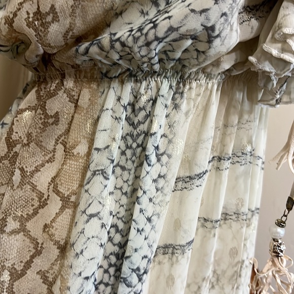 Ruffled Snakeskin Chiffon Top with Elastic waist by Casting/ Medium - Picture 4 of 8